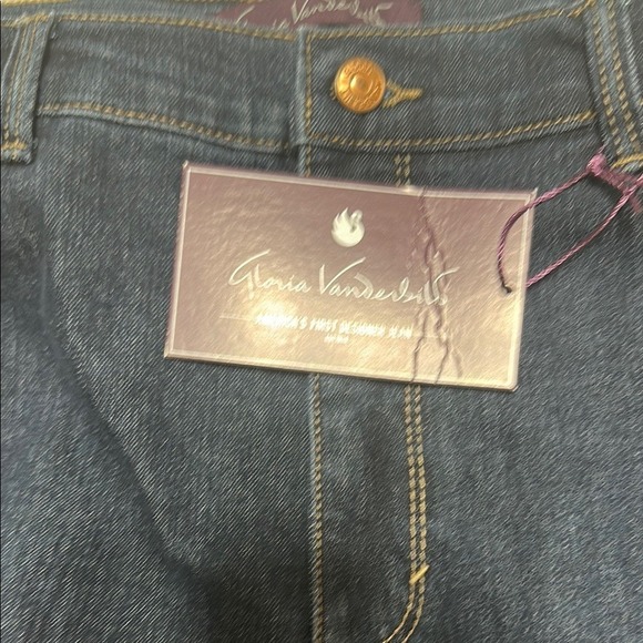 Gloria Vanderbilt Tapered Leg Classic Rise Jeans‎ - Picture 6 of 10